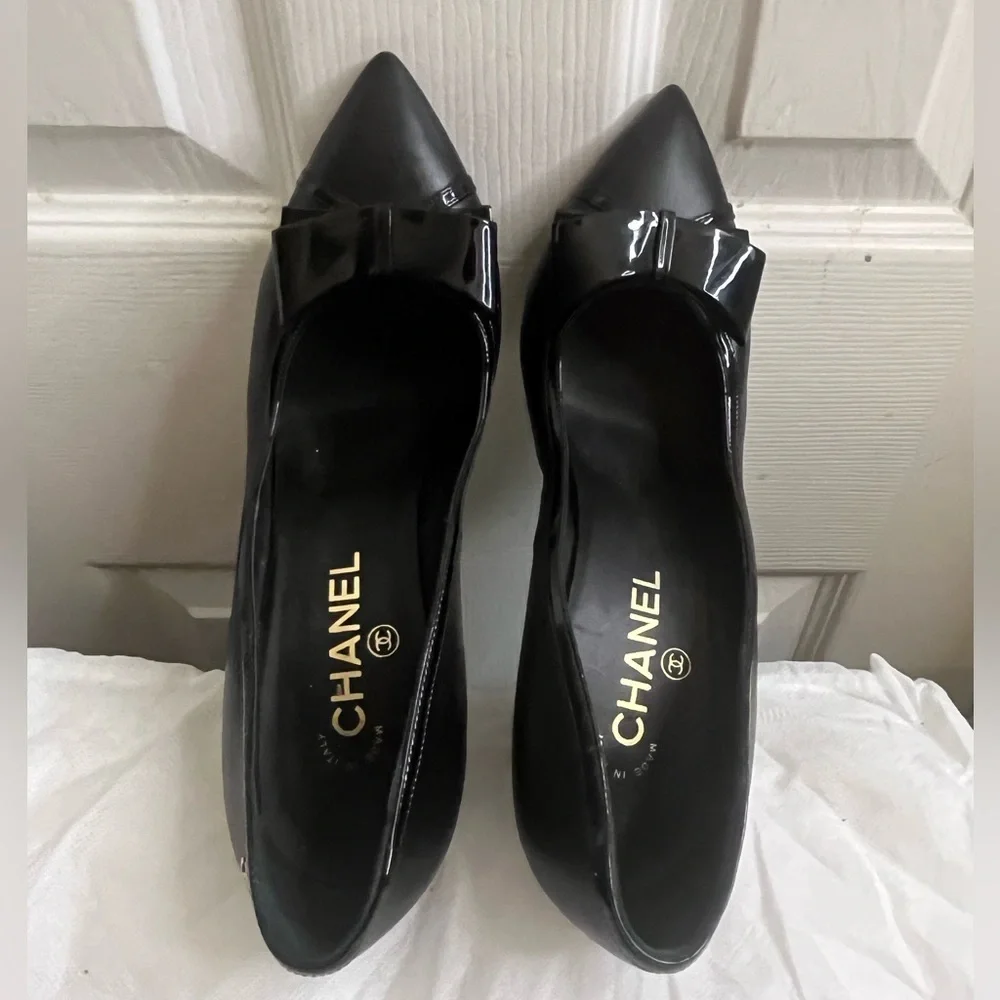 Chanel women black heels size 8.5
